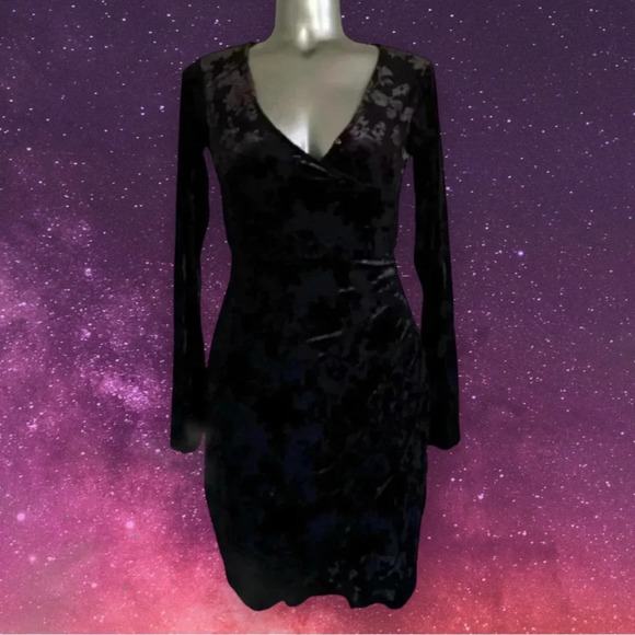 FREE 🆕Black Textured Velvet Dress - Picture 5 of 13